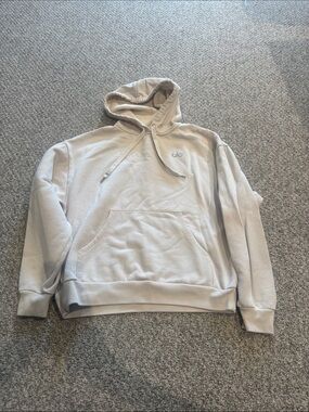 ALO Yoga Light beige Pullover Hoodie with Subtle Logo